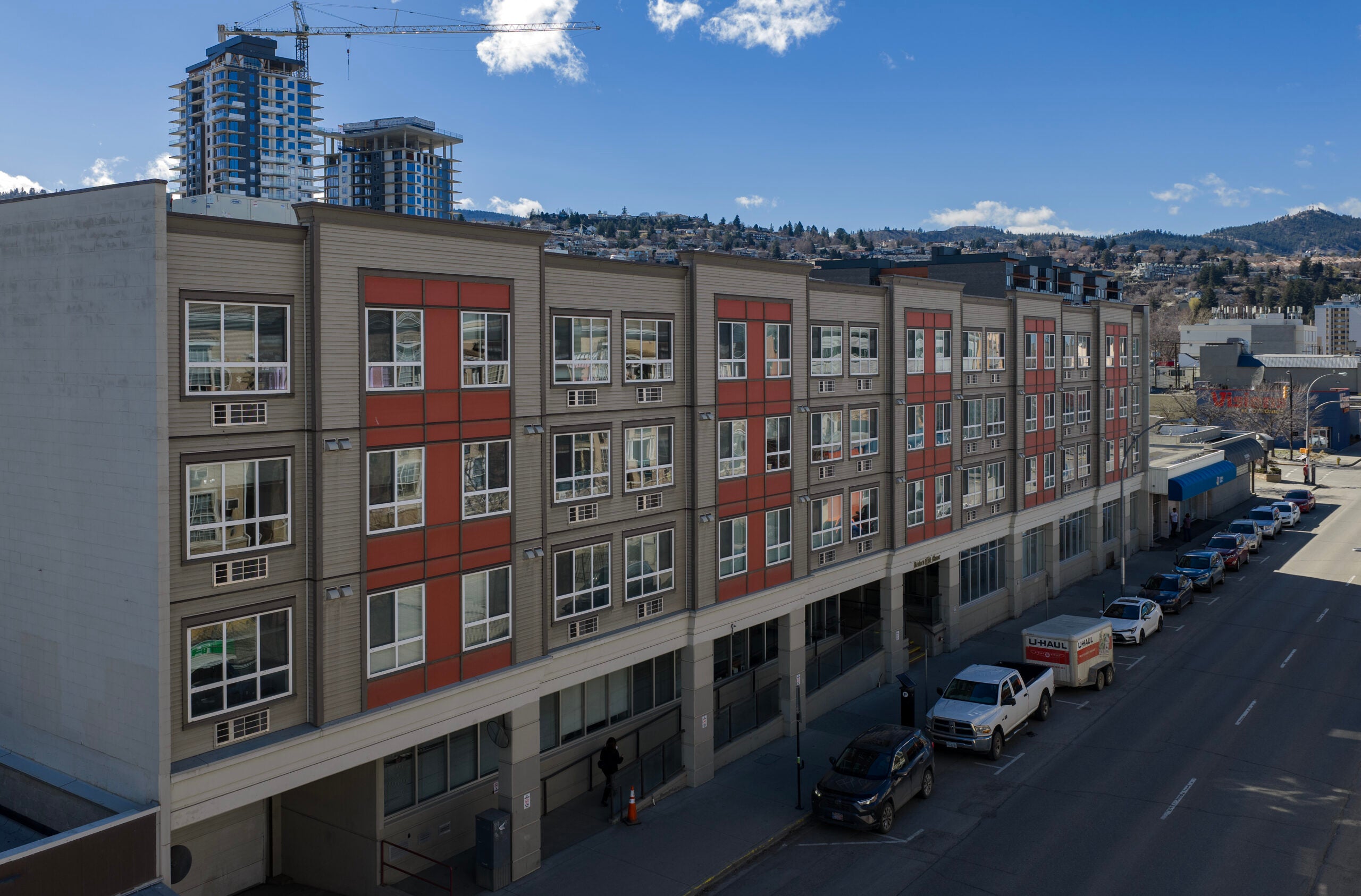 Bedford Manor exterior